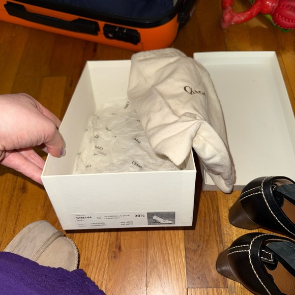 Chic Chloe Leather Women's Pumps - Picture 6 of 6